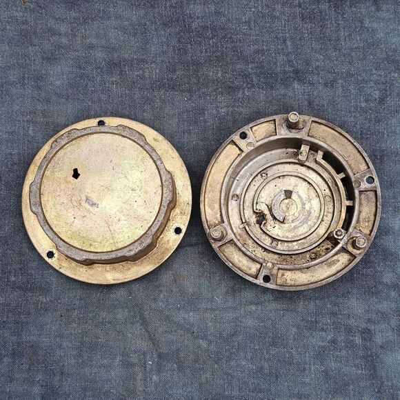 VTG Sargent & Greenleaf Lock Cover for Star Safe - Amsec D005800 - Picture 2 of 14